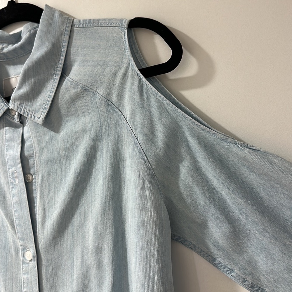 Rails Chambray/Denim Cold Shoulder Button Down Sh… - image 5